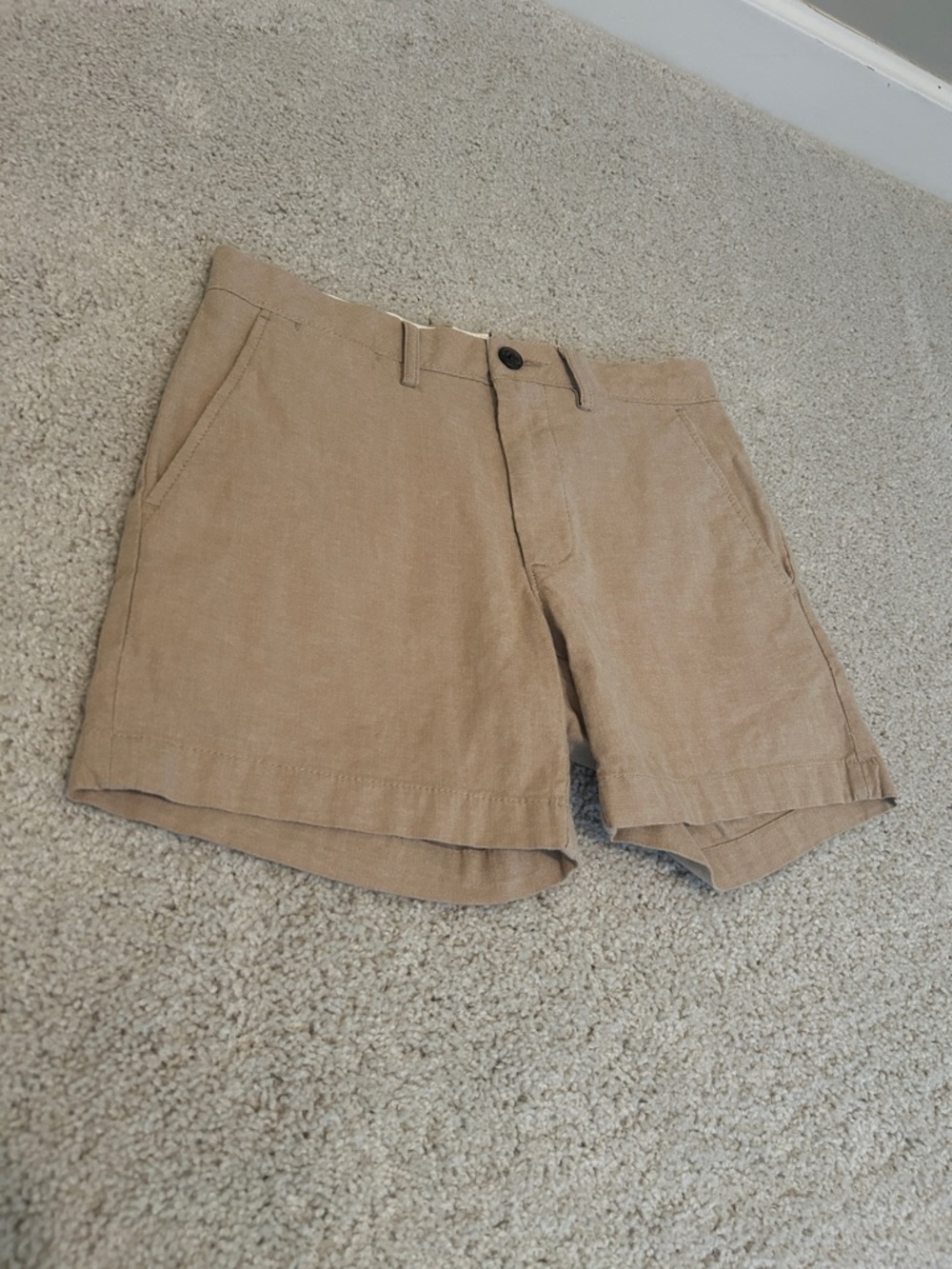 Amazon Essentials Men's Light Tan Corduroy Flat Front Shorts